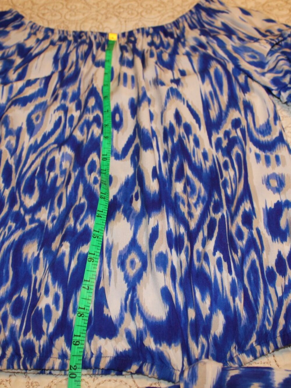 Vince Camuto off the shoulder blouse ikat Royal Azur blue - Picture 6 of 10